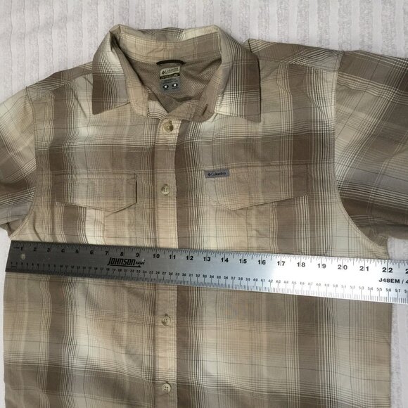 Columbia Titanium Mens Medium Button Up Short Sleeve Plaid Shirt Casual Pockets - Picture 3 of 7